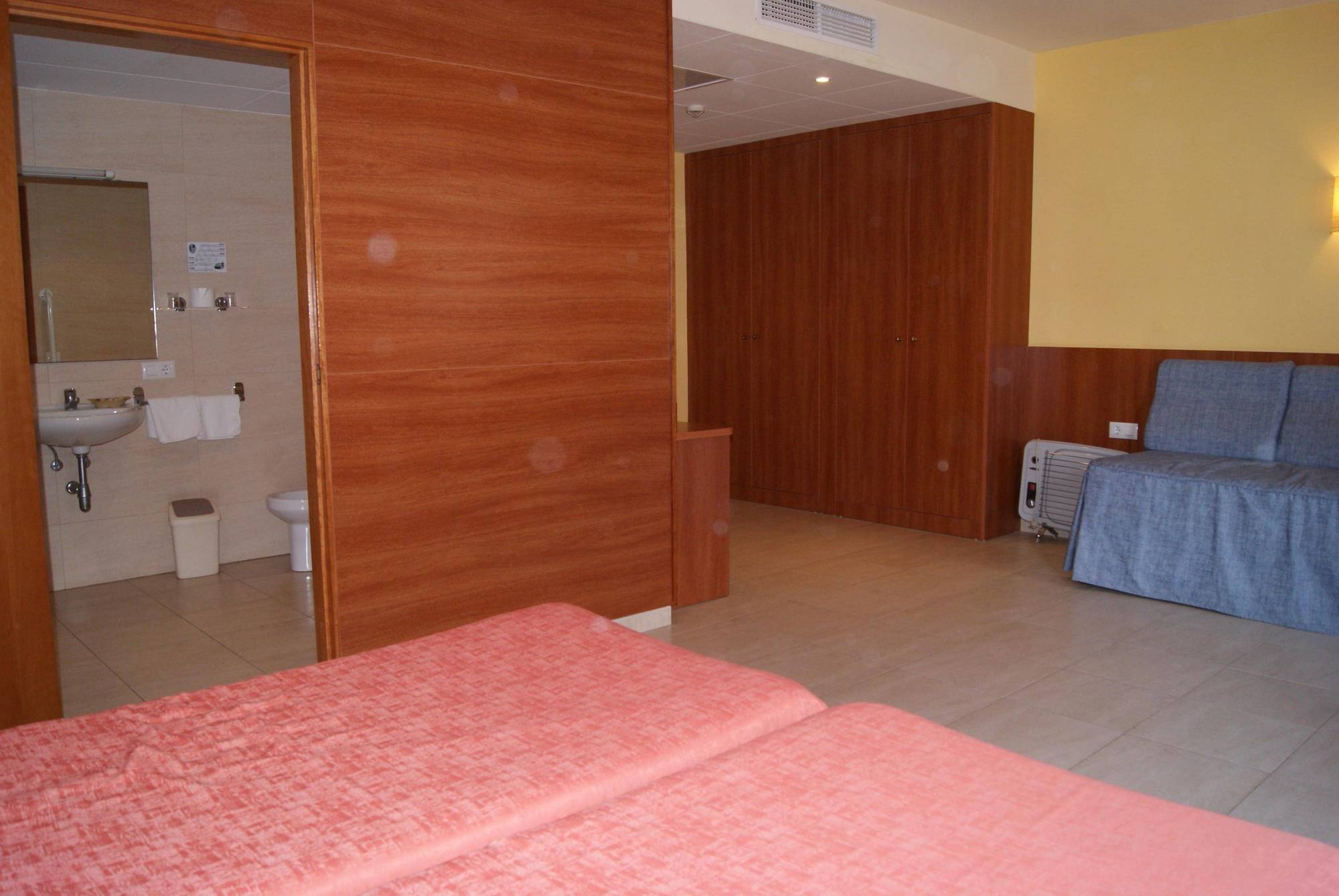 Hotel Checkin Montpalau Pineda de Mar Dış mekan fotoğraf